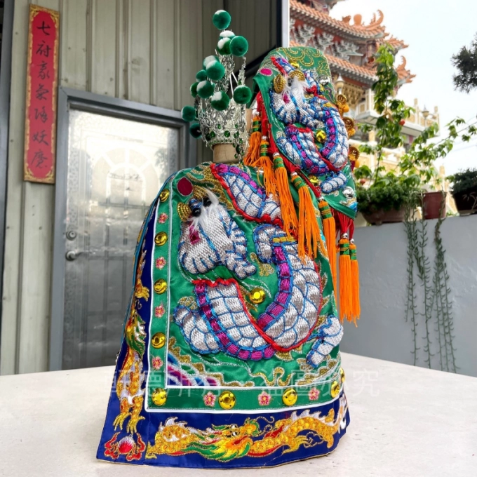 月眉麟_銀龍