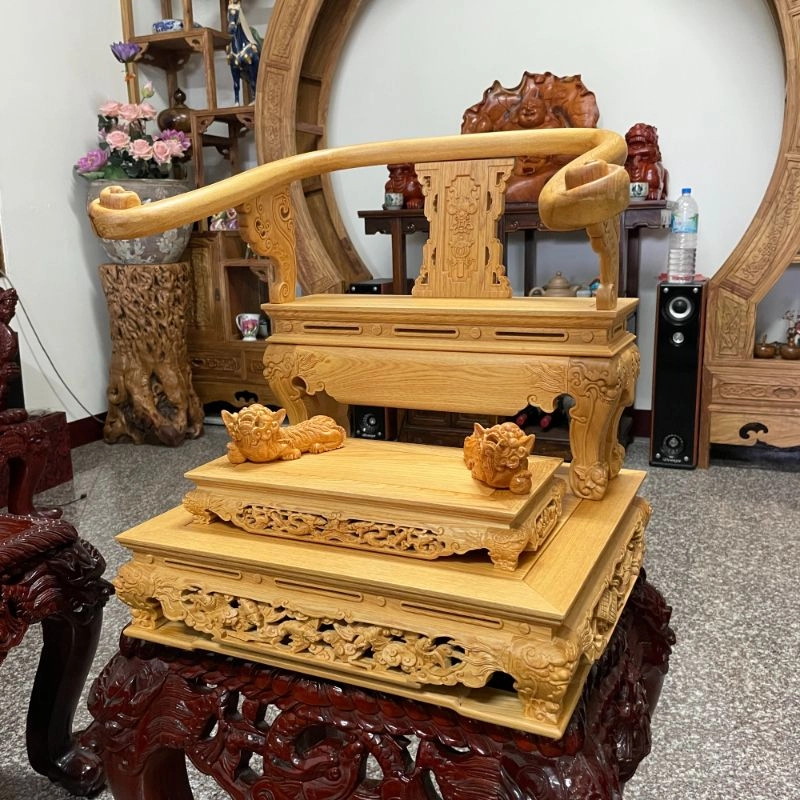 尺六托兩尺如意托椅-檜木踏獅