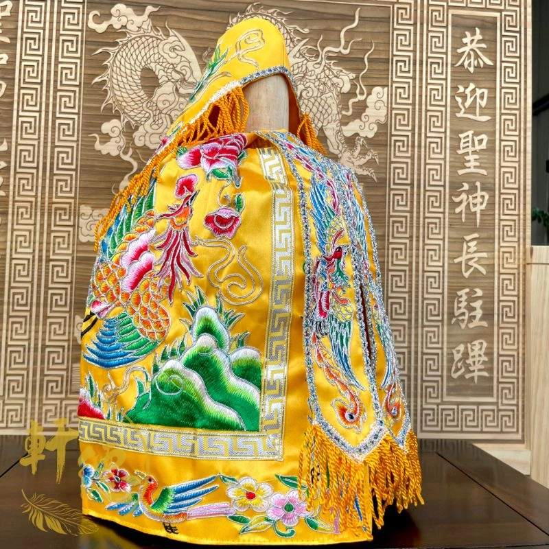 經典平繡蔥線鳳袍_黃