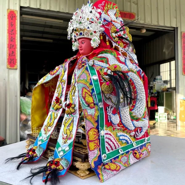 「紅色」龍袍