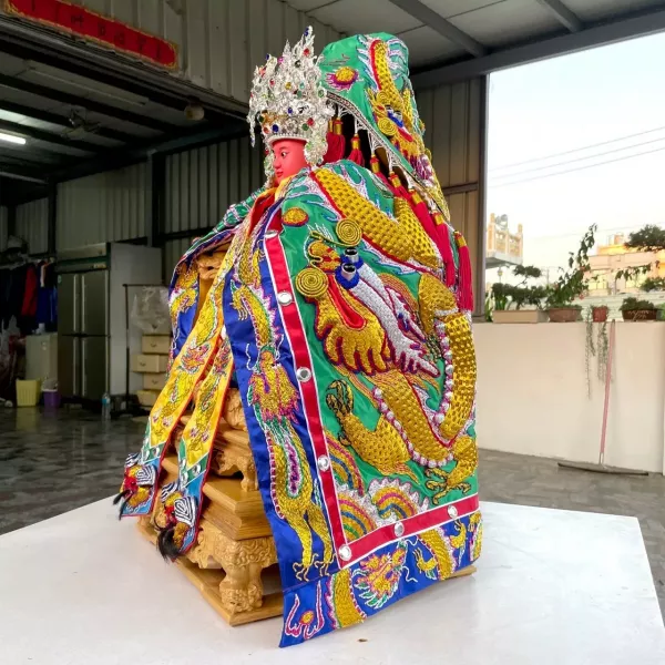 「綠色」龍袍