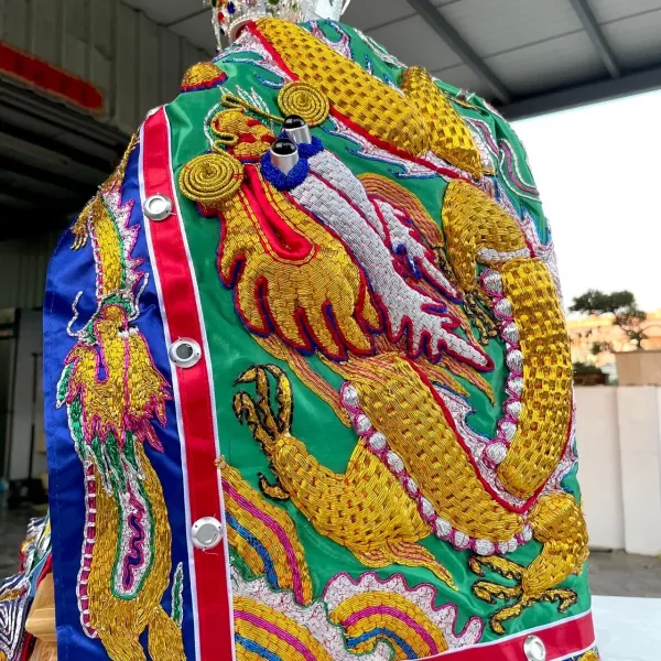 「綠色」龍袍